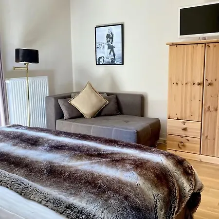 Stadtvilla Mit Sauna & Garten Apartment *