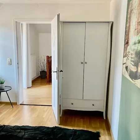 아파트 Stadtvilla Mit Sauna & Garten *
