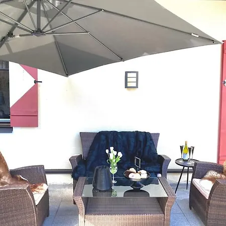 Stadtvilla Mit Sauna & Garten 아파트