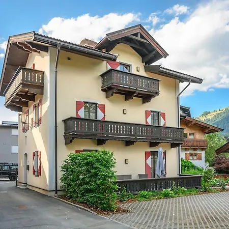 Stadtvilla Mit Sauna & Garten 아파트