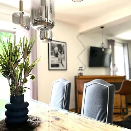아파트 Stadtvilla Mit Sauna & Garten